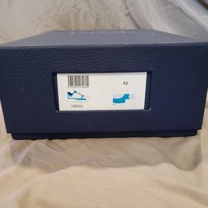 Men’s sneakers size 9